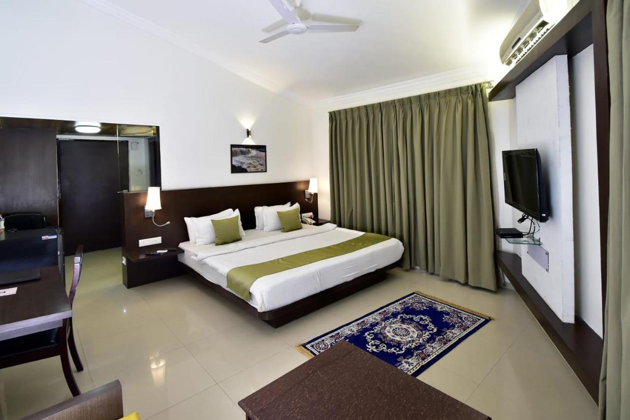 Caves County Resort Malegaon Exterior photo