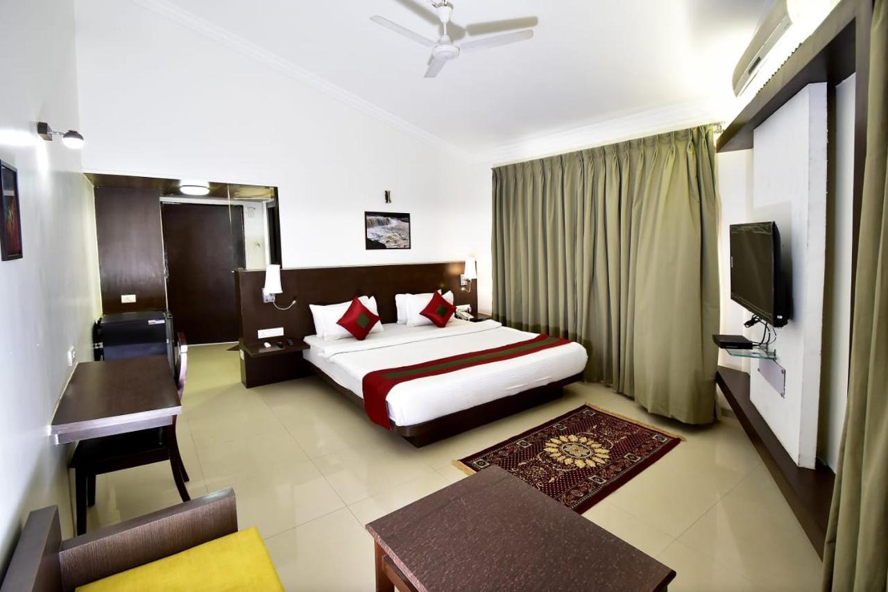 Caves County Resort Malegaon Exterior photo
