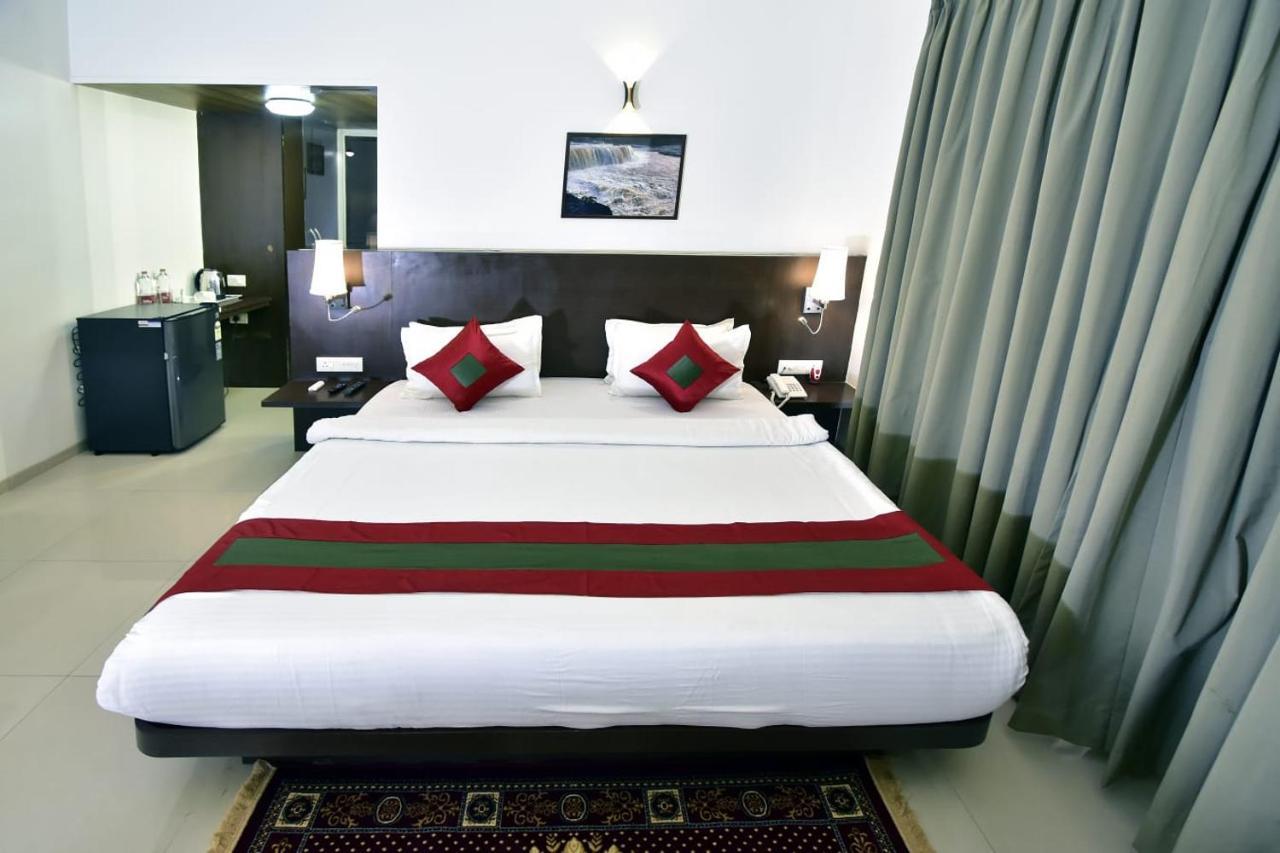 Caves County Resort Malegaon Exterior photo